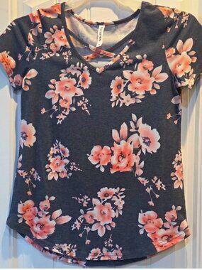 Tickled Teal Women's Gray Pink Floral V-Neck Strap Detail Tee Size S